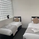 Squarezzz - Group Accommodation